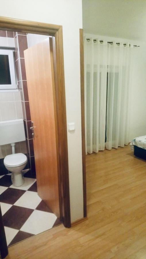 Apartmani Niko 1 Radovin Екстериор снимка