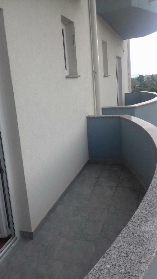 Apartmani Niko 1 Radovin Екстериор снимка